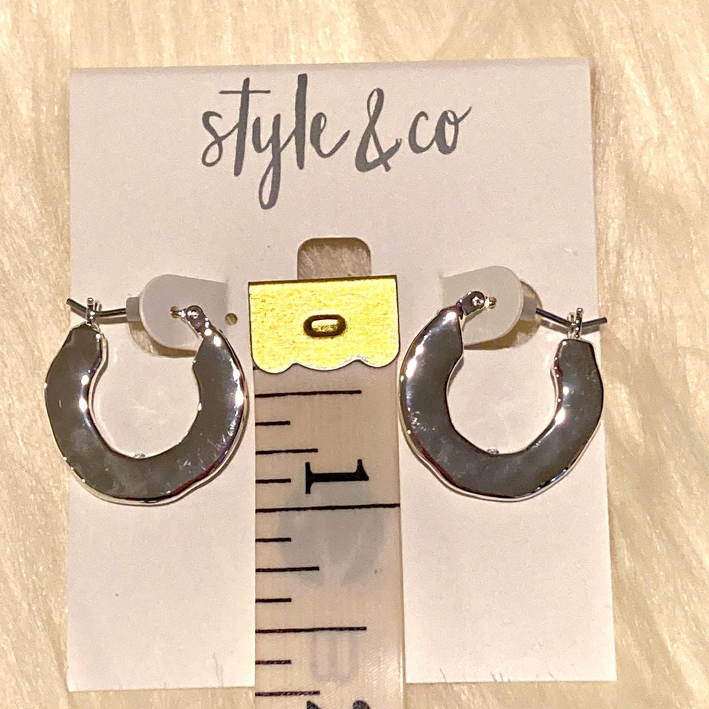 🛍️ 3/$25!! Style & Co silver hoop earrings - Picture 6 of 7